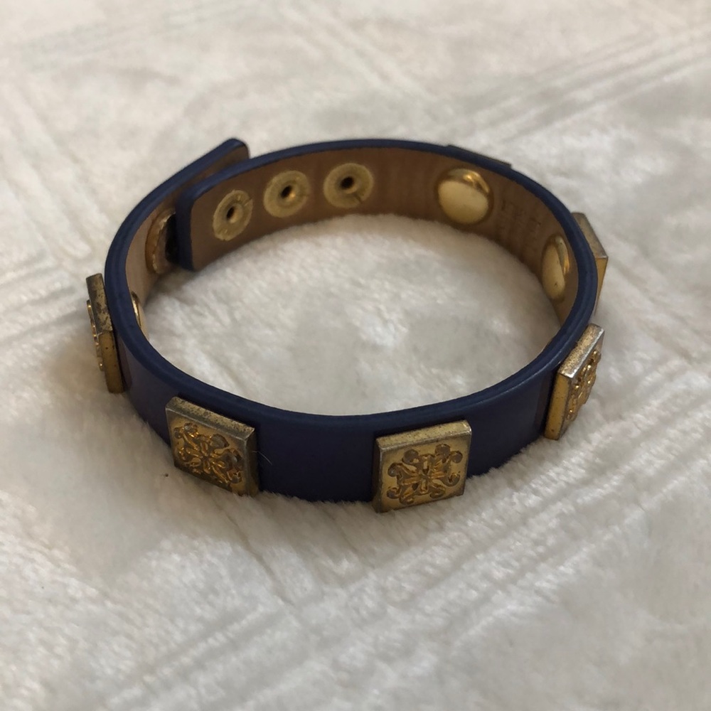 Rustic cuff leather bracket